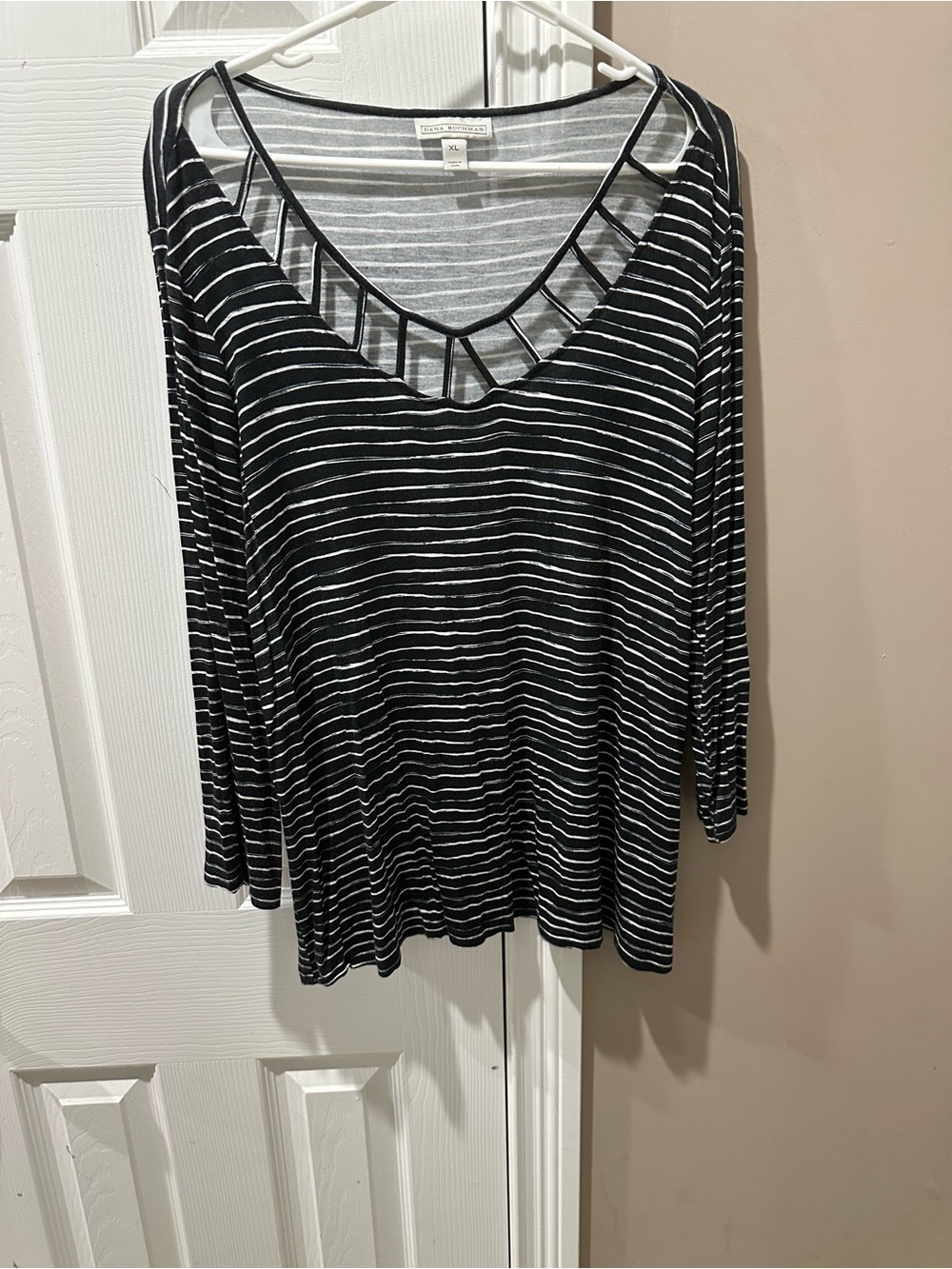 Dana Buchman Black & White Striped Long-Sleeve Cutout V-Neck Top
